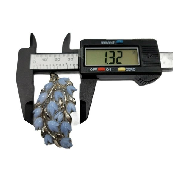 Crown Trifari Blue Lucite Molded Flower Silver Ton - Picture 6 of 6